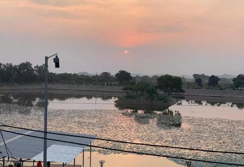 هتل Lakeside