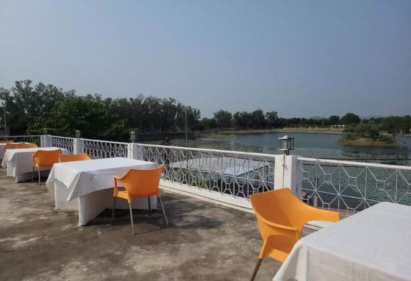 هتل Lakeside
