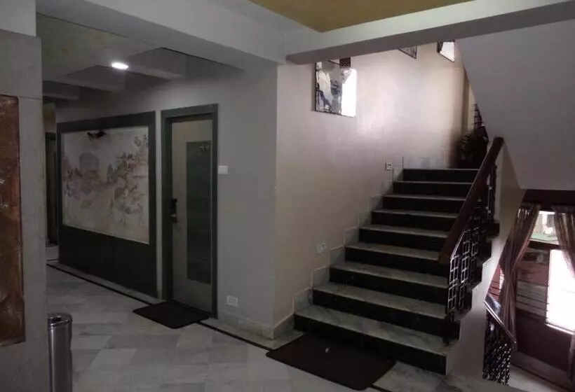 酒店 Majestic Shillong