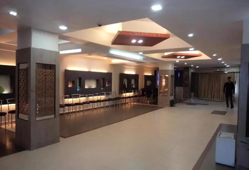 酒店 Majestic Shillong