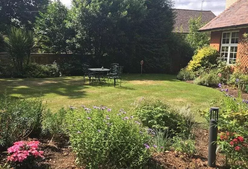 Отель Melford House