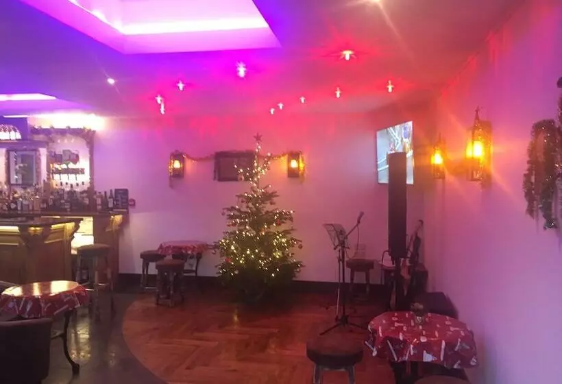 Отель Melford House