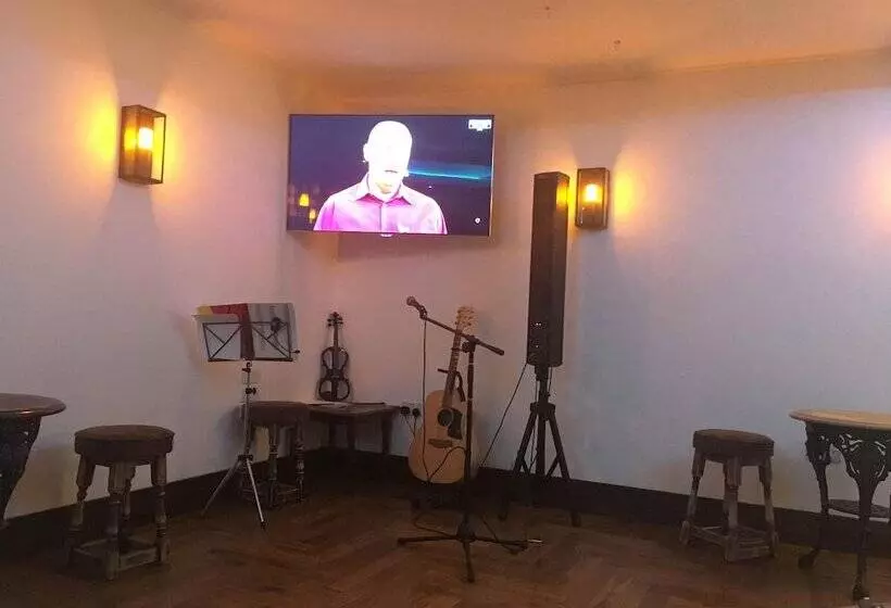 Отель Melford House