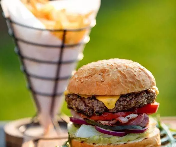 هتل Renaissance By Crystall