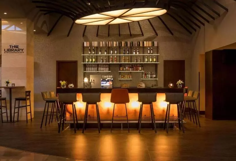 هتل Renaissance By Crystall