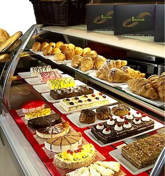 هتل Renaissance By Crystall