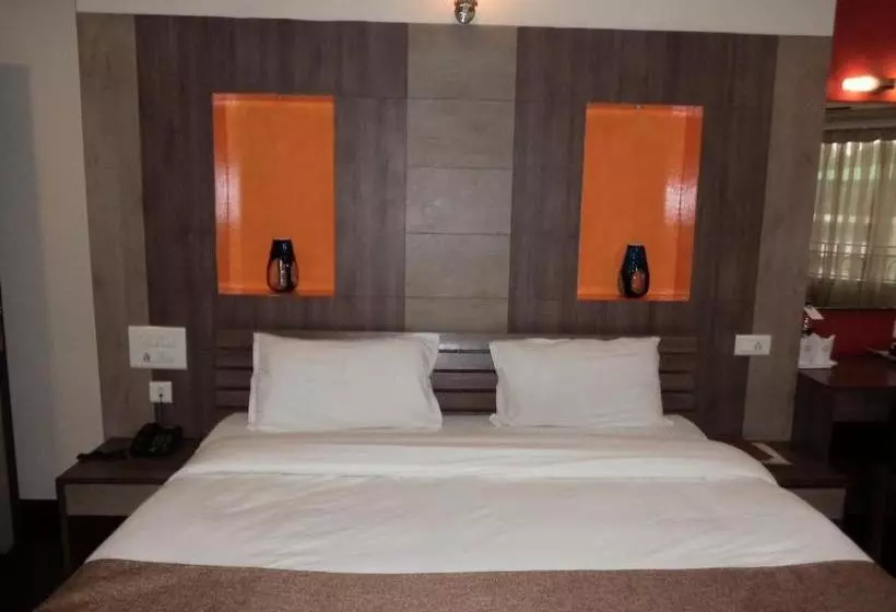 酒店 Majestic Shillong