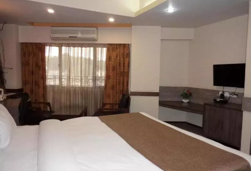 酒店 Majestic Shillong