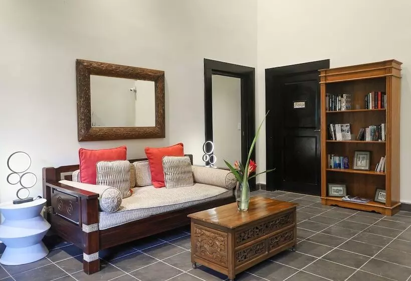 Hotel The Riverside Inn