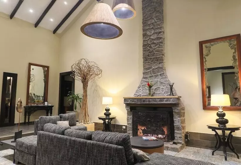 Hotel The Riverside Inn