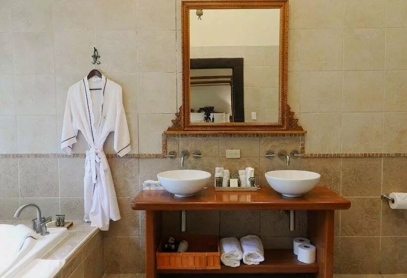 Hotel The Riverside Inn