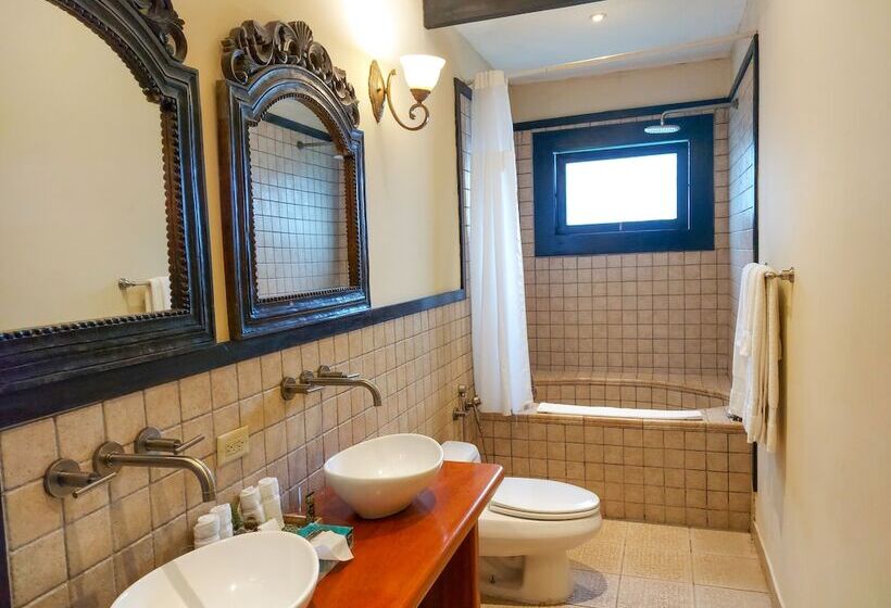 호텔 The Riverside Inn