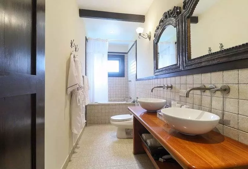 Hotel The Riverside Inn