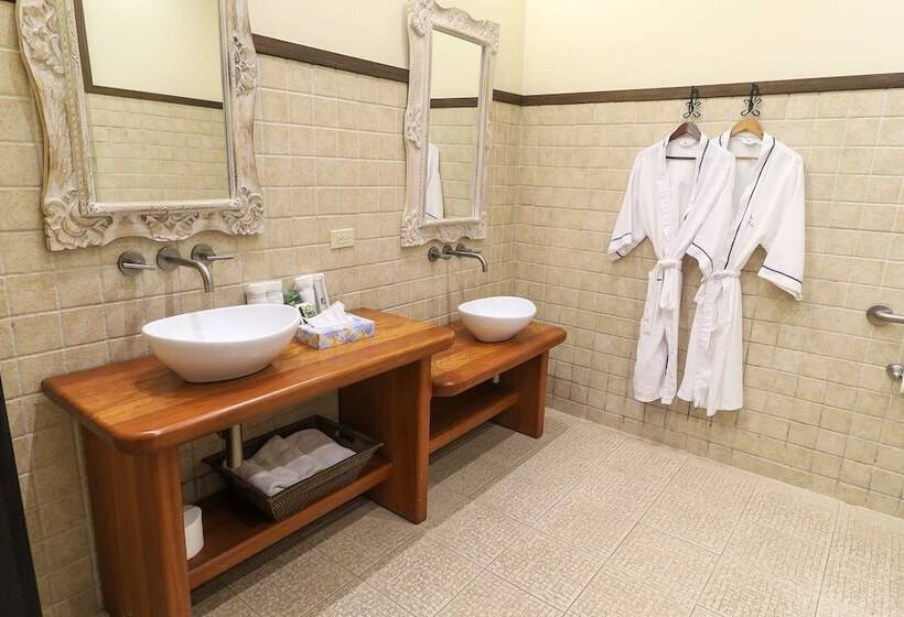 호텔 The Riverside Inn