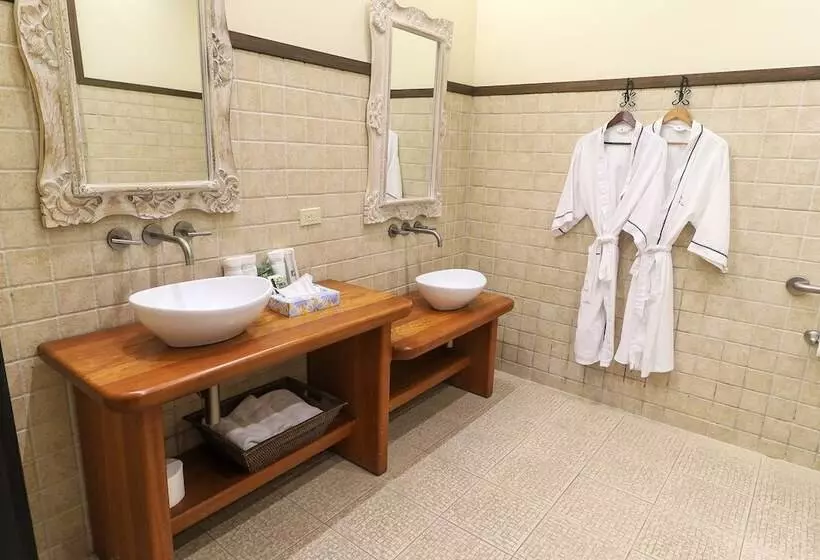 Hotel The Riverside Inn