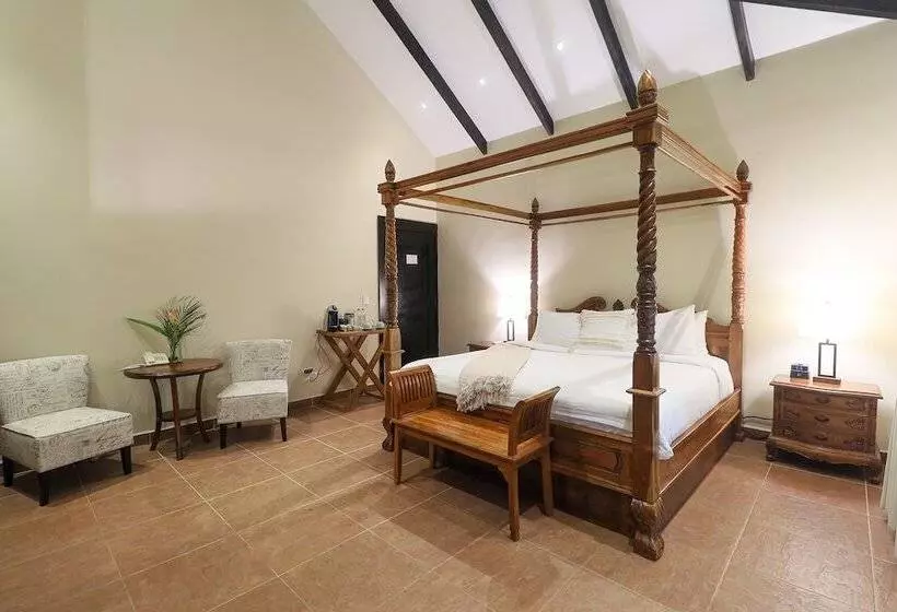 Hotel The Riverside Inn