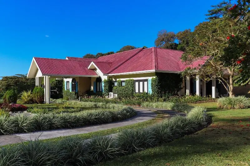 هتل The Riverside Inn