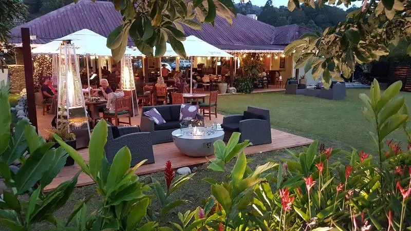 هتل The Riverside Inn