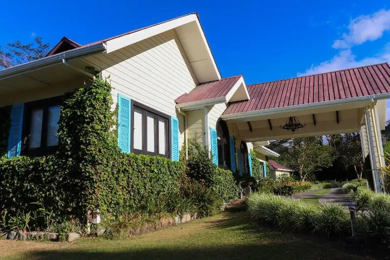 هتل The Riverside Inn