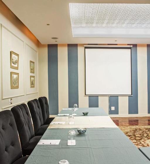 Отель The Winston