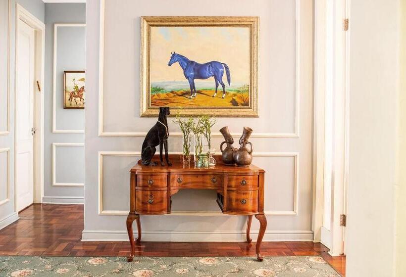 Отель The Winston