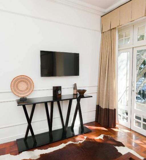 Отель The Winston