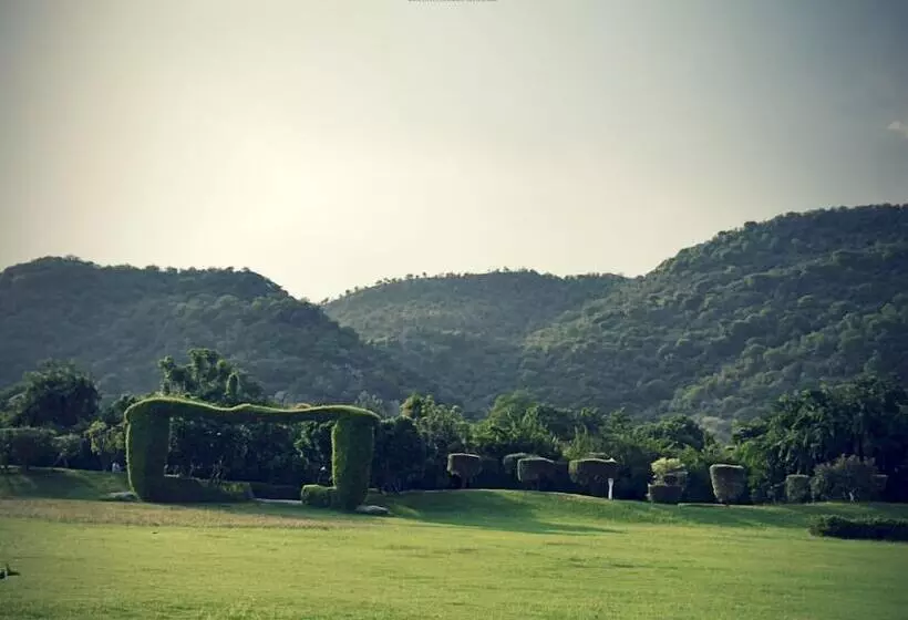 The Gold Palace & Resorts