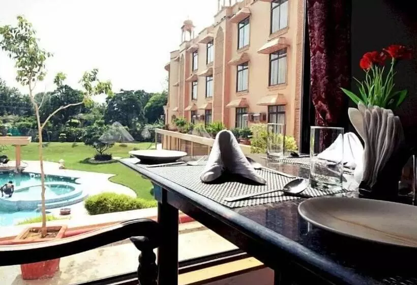 The Gold Palace & Resorts