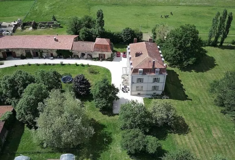 Aamiaismajoitus (B&B) Domaine De Savignac