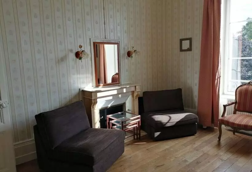 Aamiaismajoitus (B&B) Domaine De Savignac