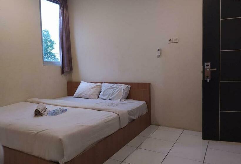 Hotel Reddoorz At Kartini Residence Semarang