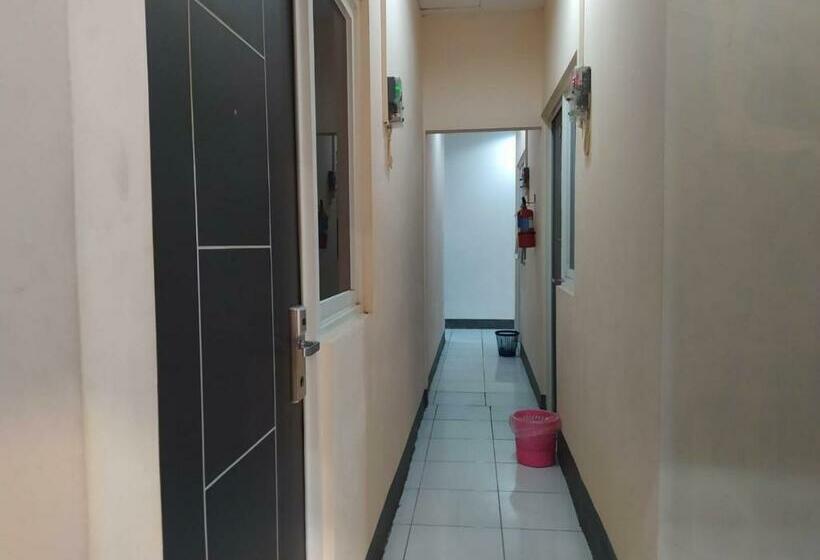 Hotel Reddoorz At Kartini Residence Semarang