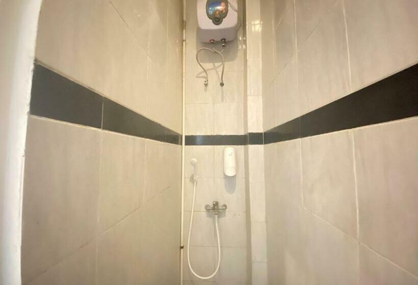 Hotel Reddoorz At Kartini Residence Semarang