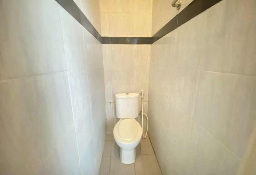 Hotel Reddoorz At Kartini Residence Semarang