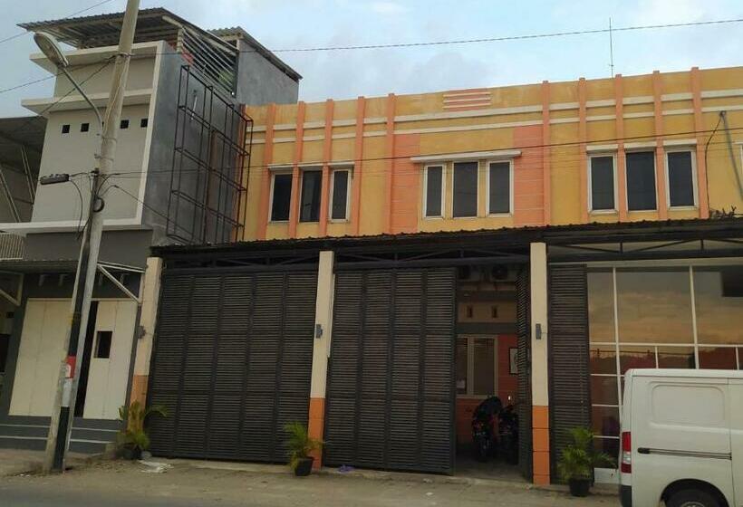 Hotel Reddoorz At Kartini Residence Semarang
