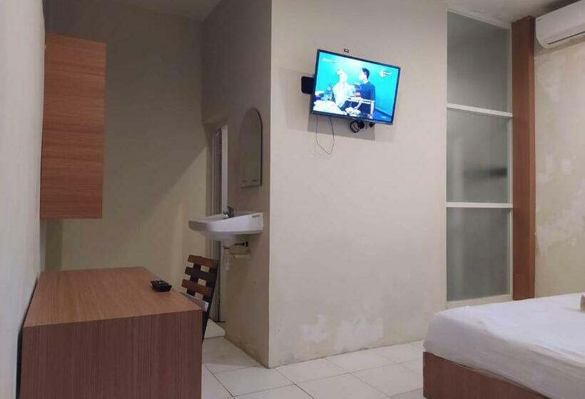 Hotel Reddoorz At Kartini Residence Semarang