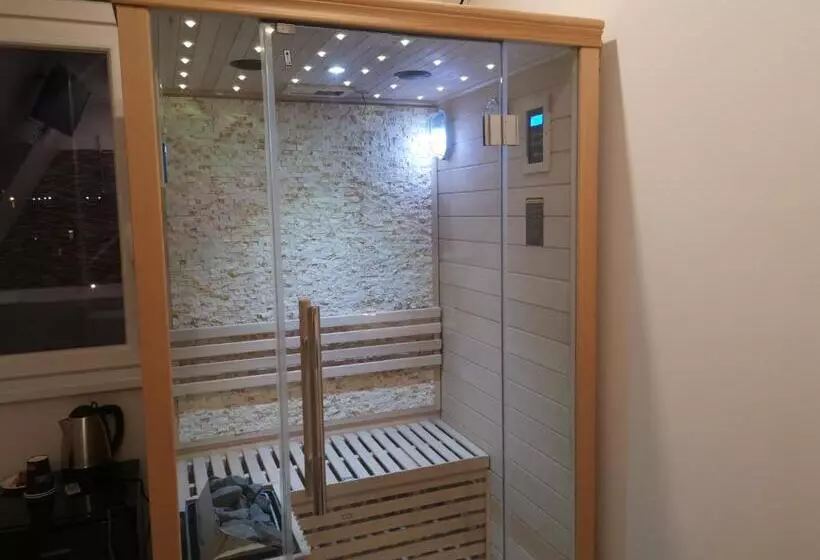 هتل Wellness Suite Utrecht
