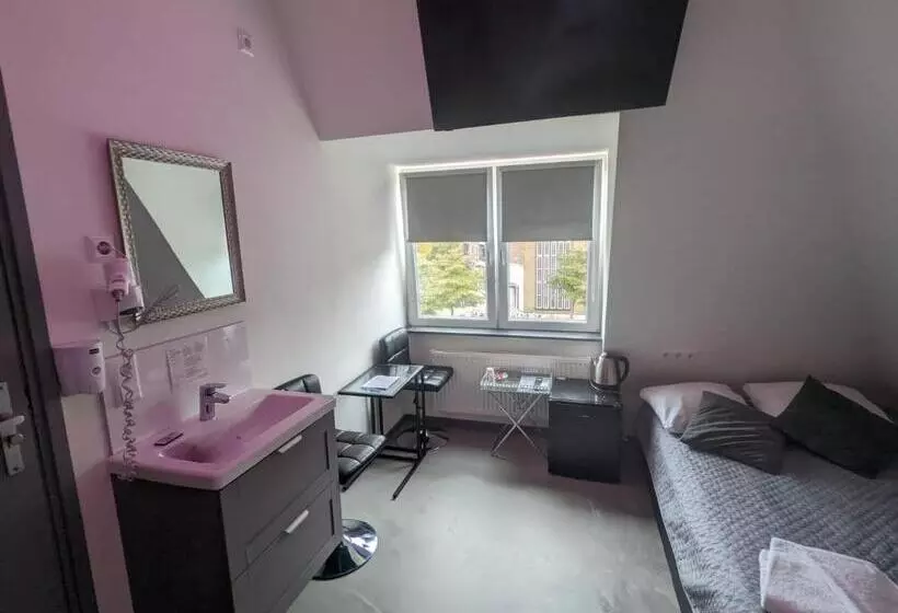 هتل Wellness Suite Utrecht
