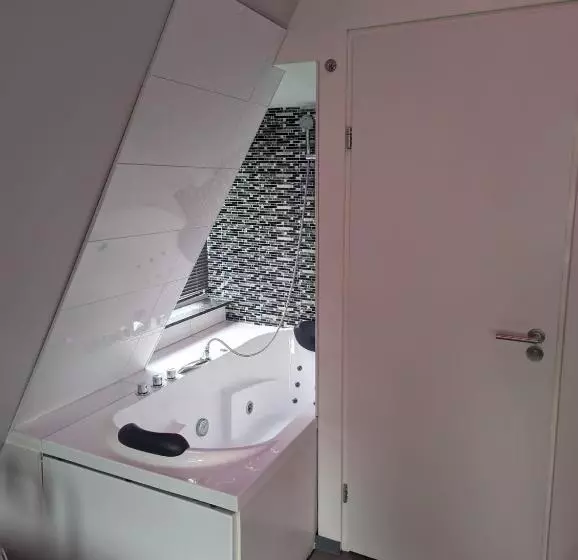 هتل Wellness Suite Utrecht