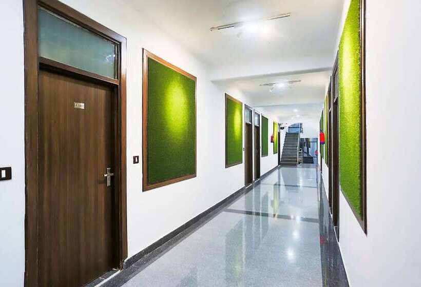 M K Hotel & Restaurant