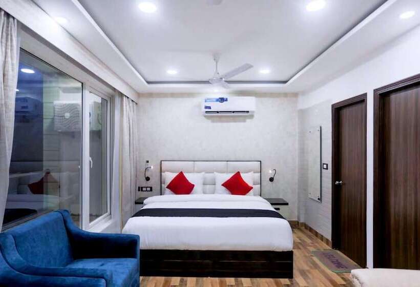 M K Hotel & Restaurant