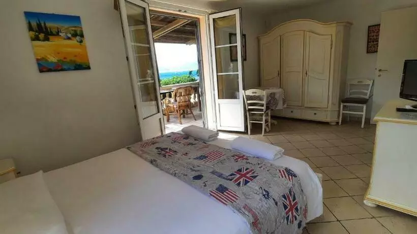 Villa Playa Del Sol   B2