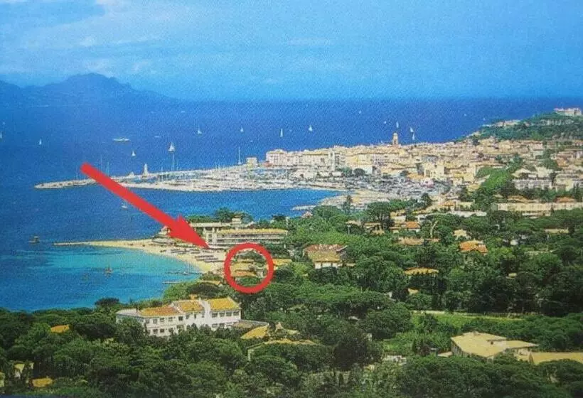 Villa Playa Del Sol   B2
