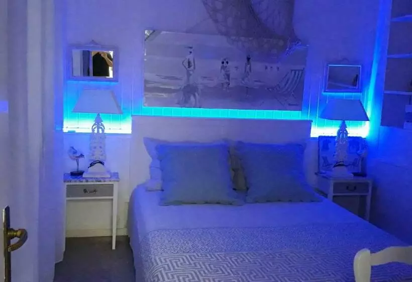 ベッドアンドブレックファースト Chambres D Hôtes Chez Catherine A Reus Chambre Bord De Mer Avec Salle De Bains Privée