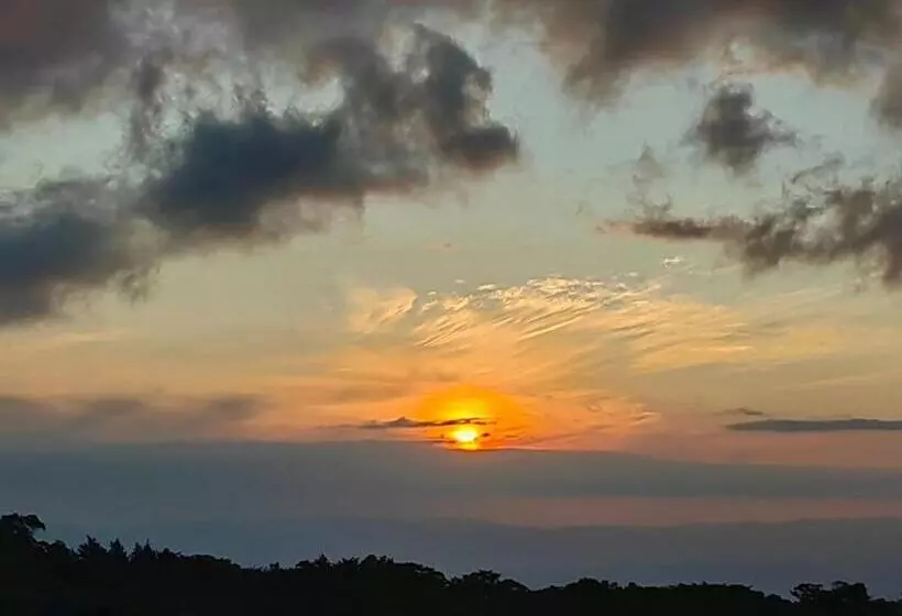 Hotelli Monteverde House