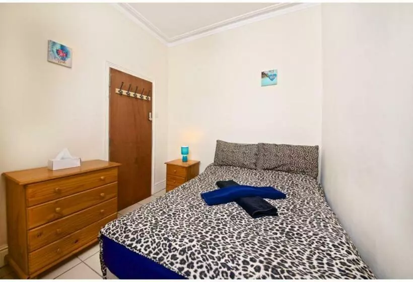 تختخواب و صبحانه Liverpool City Stays  Economy Room  Close To City Centre Aa