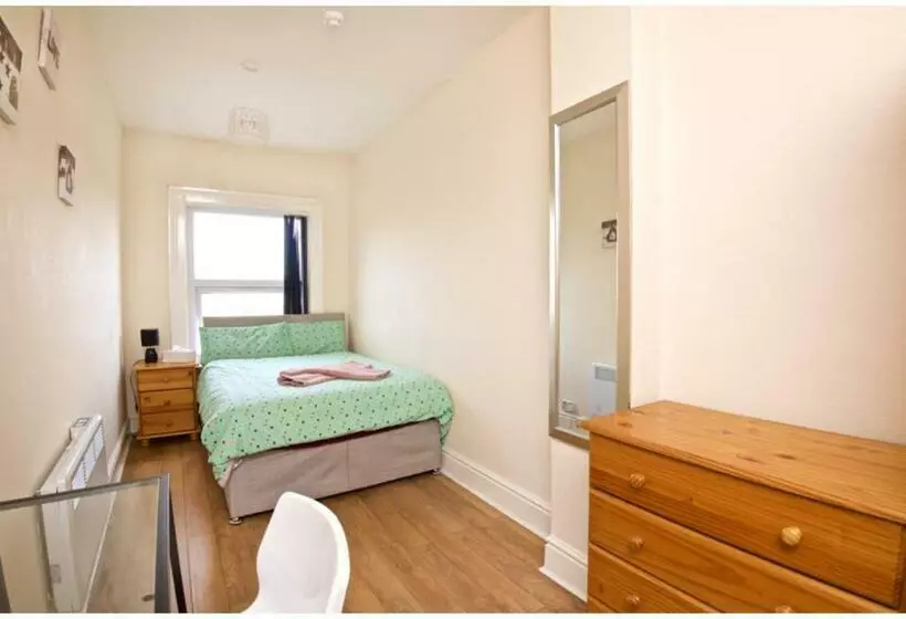 تختخواب و صبحانه Liverpool City Stays  Economy Room  Close To City Centre Aa