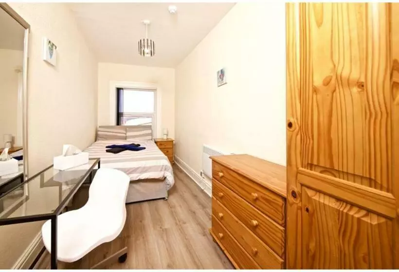 تختخواب و صبحانه Liverpool City Stays  Economy Room  Close To City Centre Aa