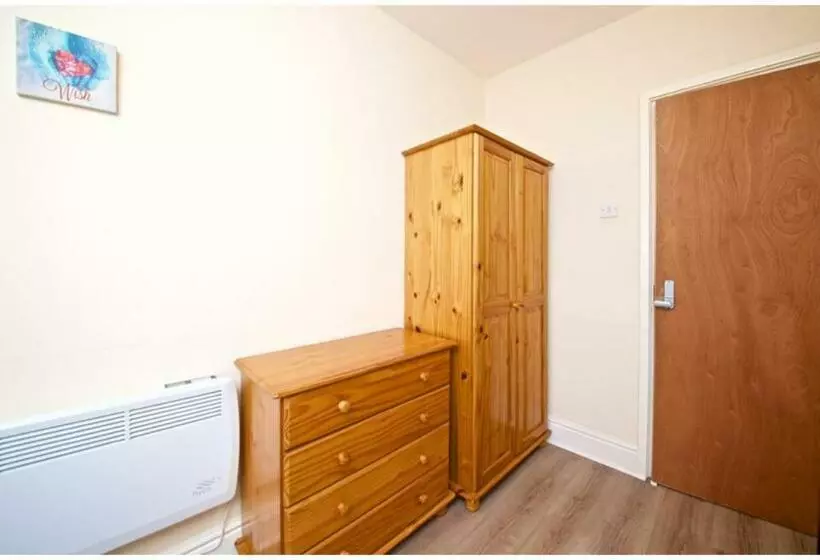 تختخواب و صبحانه Liverpool City Stays  Economy Room  Close To City Centre Aa