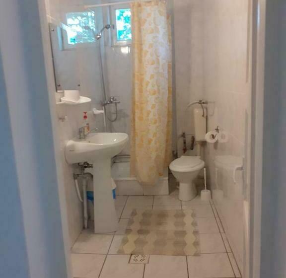 تختخواب و صبحانه Manyi Villa